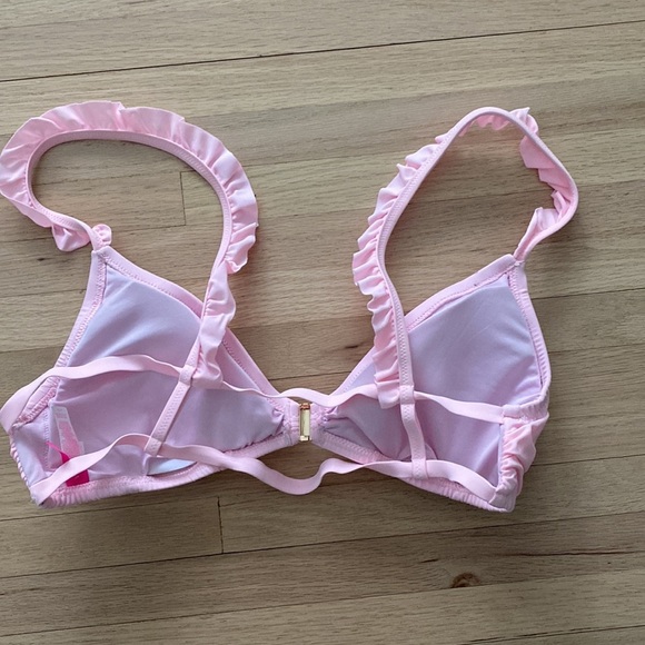 Victoria’s Secret Baby Pink Ruffle Bikini Swim Top - Picture 4 of 6